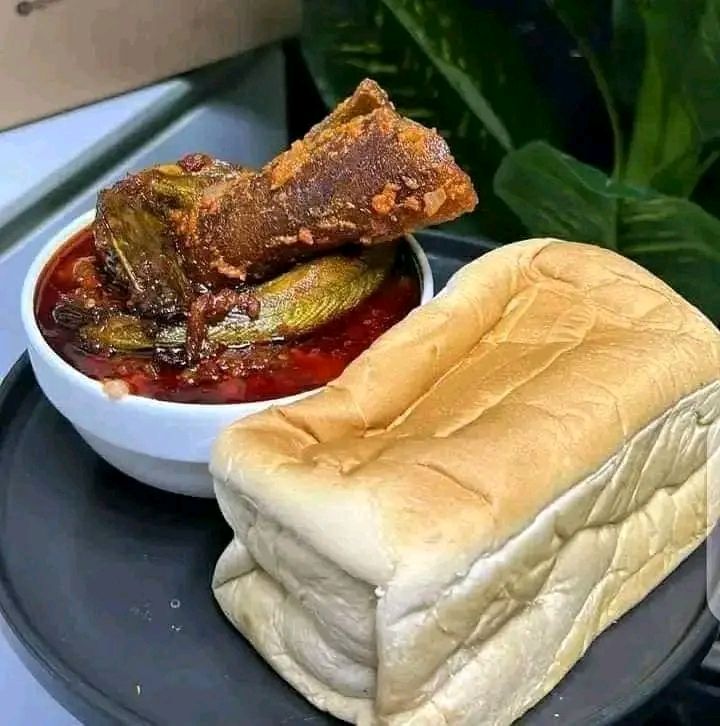 Agege Bread W/Honey Beans (Ewa Aganyin) & Togolaise Sauce